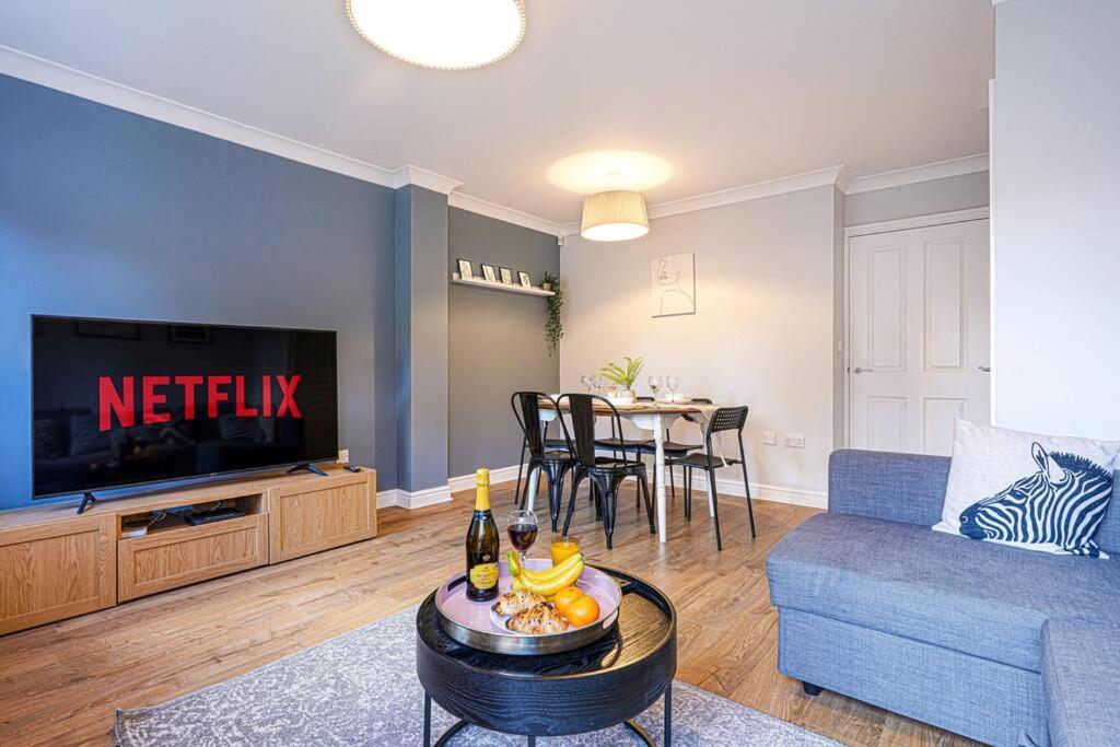 Forthill House - Close To City Centre - Free Parking, Super-Fast Wifi And Smart Tv With Netflix By Yoko Property Villa Milton Keynes Exterior foto